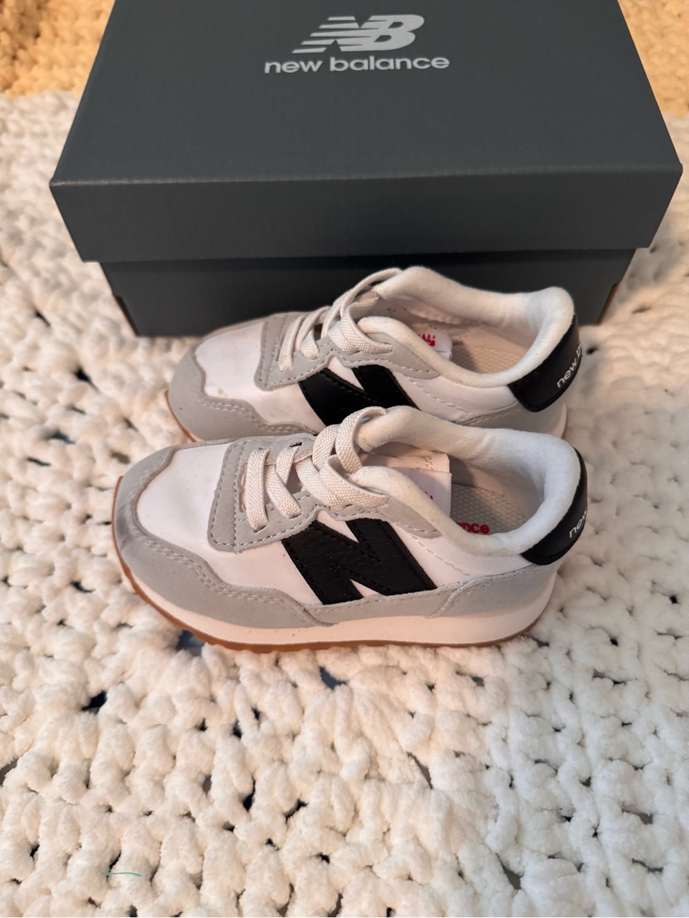 New Balance Kids 236 Bungee Sneakers-sz 7 wide-worn once